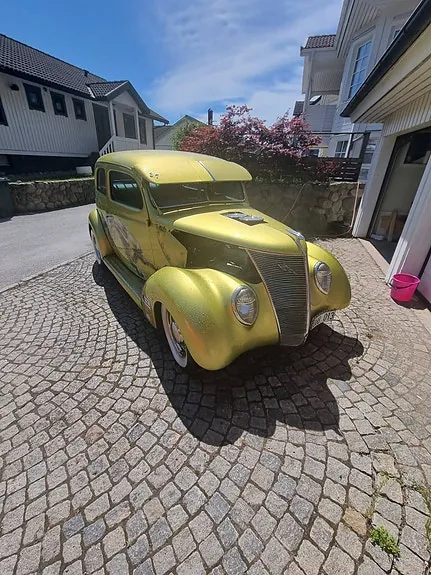 Ford Tudor 1937 photo 2