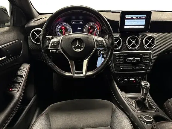 Mercedes-Benz A 180 2013 photo 3