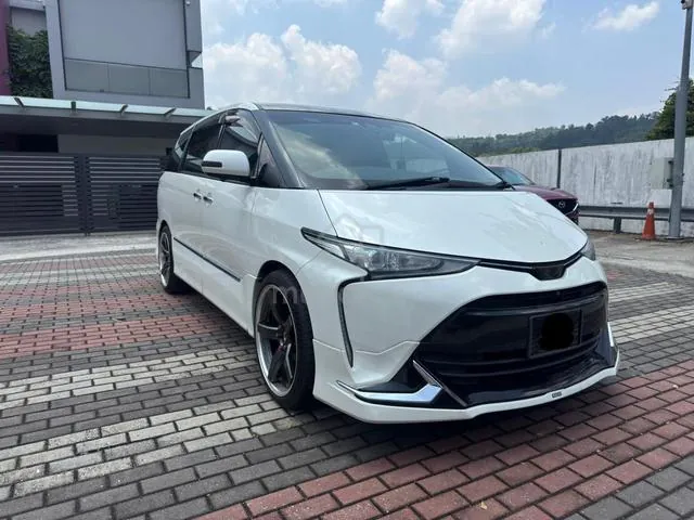 Toyota Estima