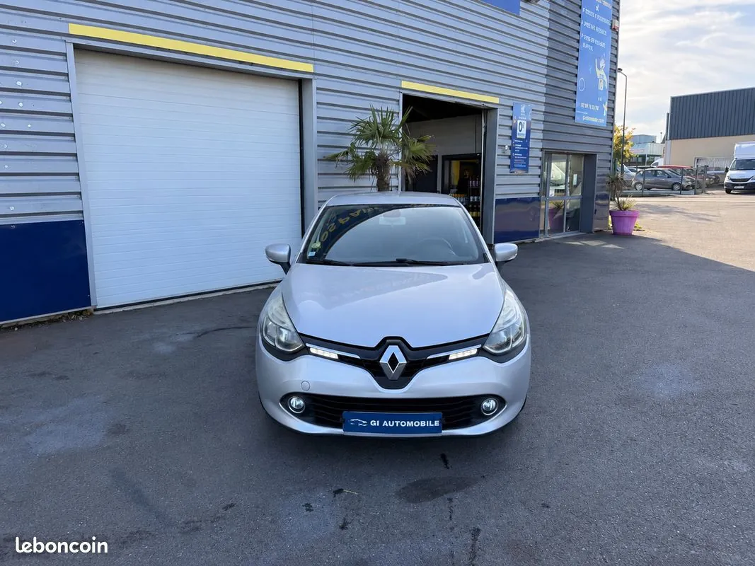 Renault Clio 2016 photo 2