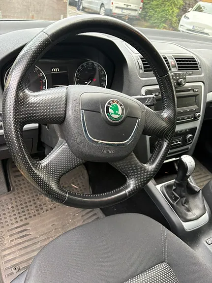 Skoda Octavia 2010 photo 4