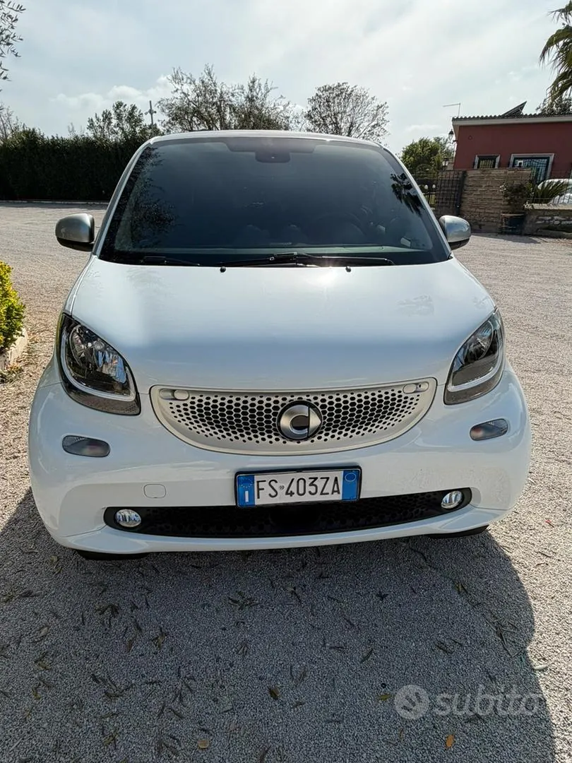 Smart Fortwo 2018 photo 2