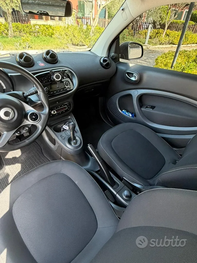 Smart Fortwo 2018 photo 3