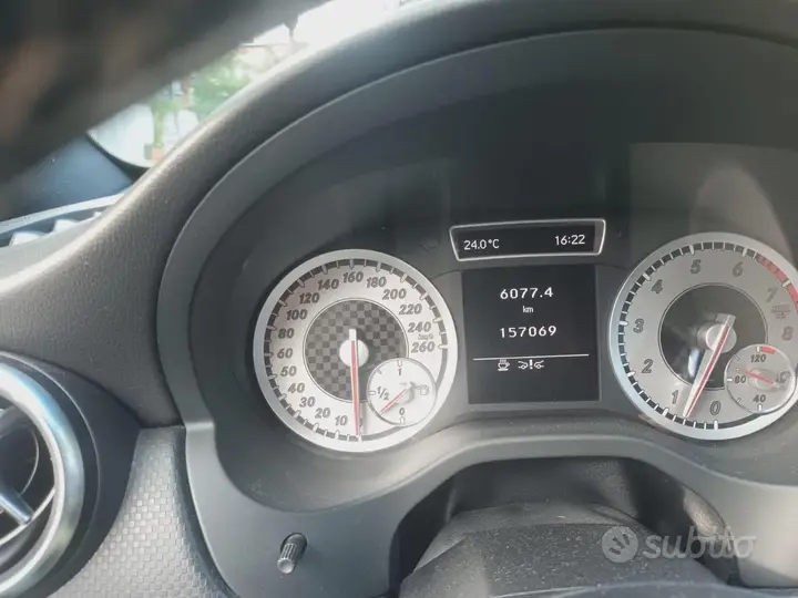 Mercedes-Benz A200 2013 photo 5