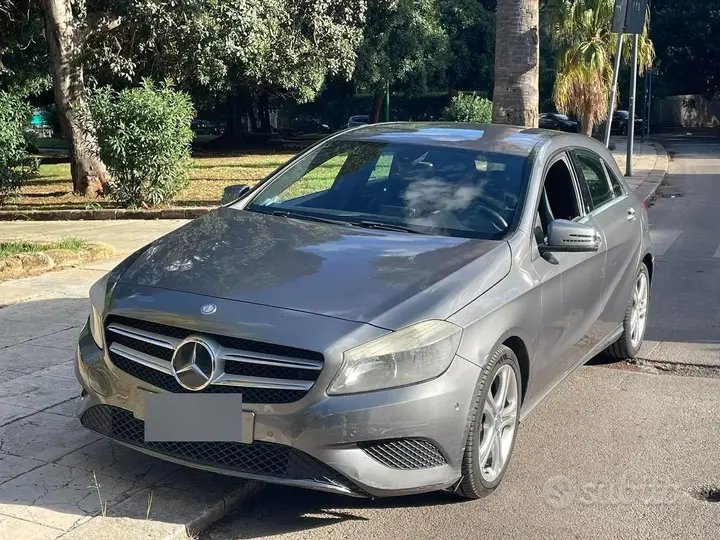 Mercedes-Benz A200 2013 photo 3