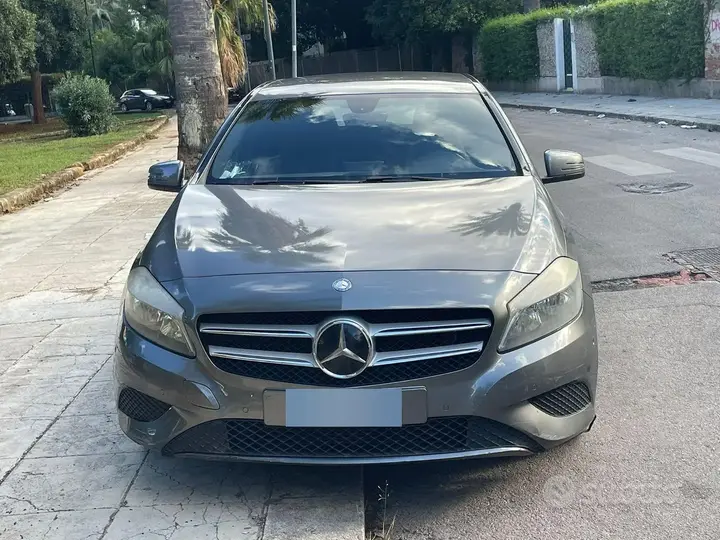 Mercedes-Benz A200 2013 photo 4
