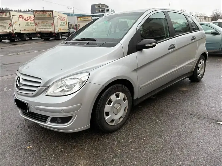 Mercedes-Benz B 170