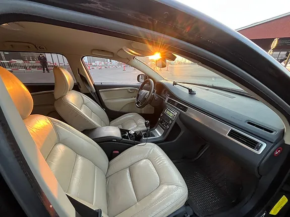 Volvo V70 2008 photo 4
