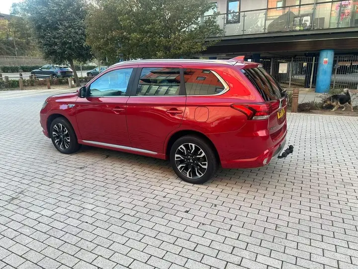 Mitsubishi Outlander 2017 photo 4