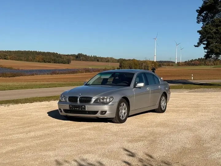 BMW 730I