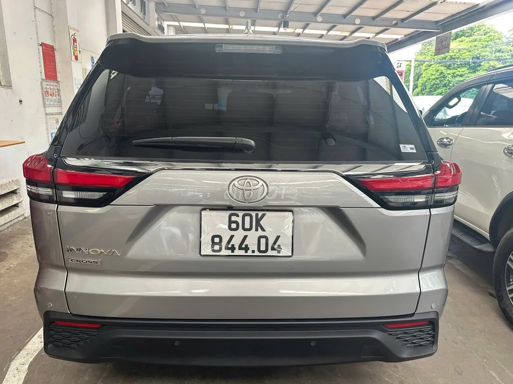 Toyota Innova Cross 2025 photo 4