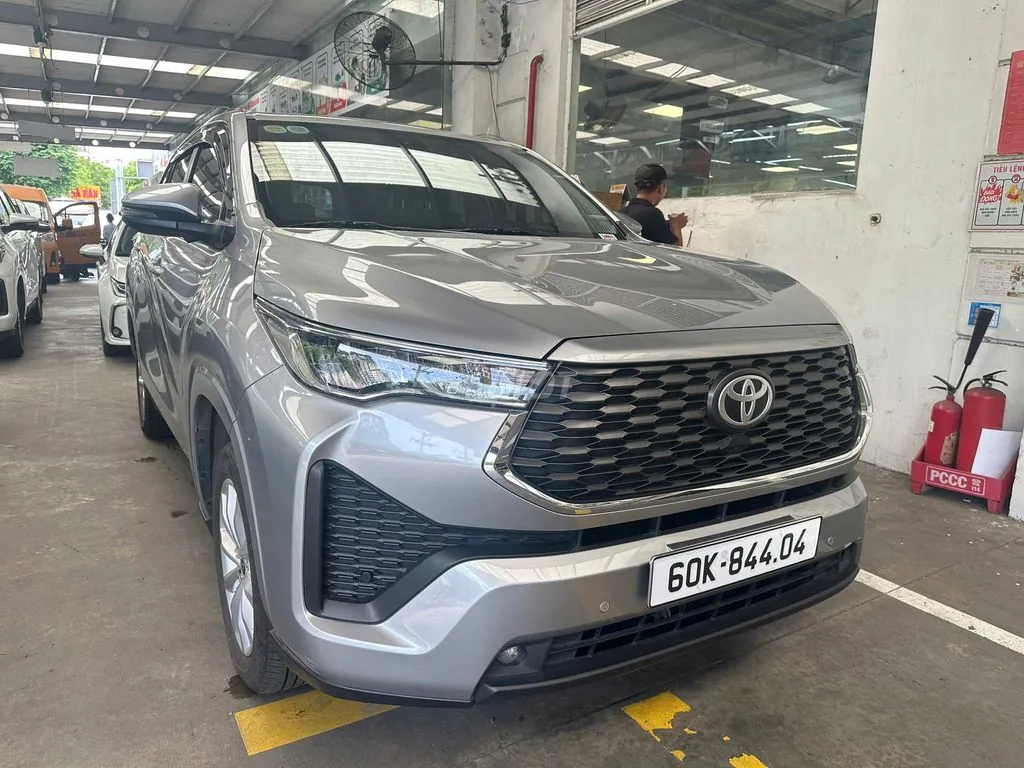 Toyota Innova Cross
