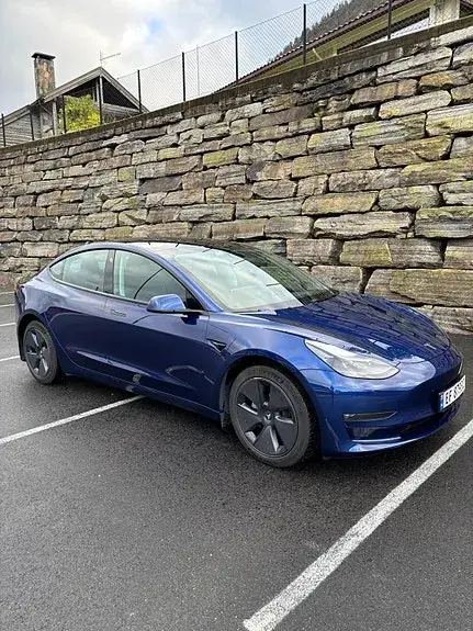 Tesla Model 3 2023 photo 5