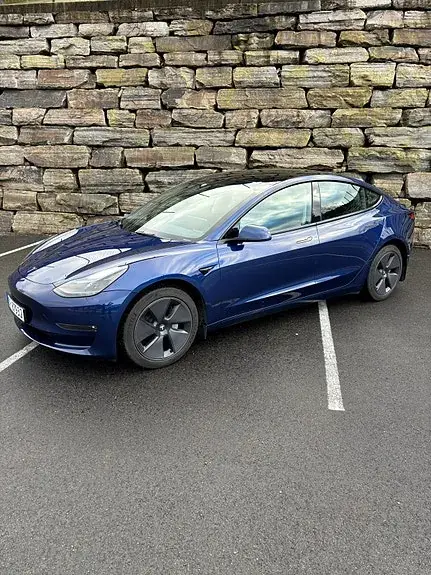 Tesla Model 3 2023 photo 3