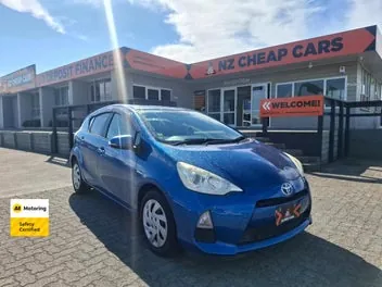 Toyota Aqua 2013 photo 2