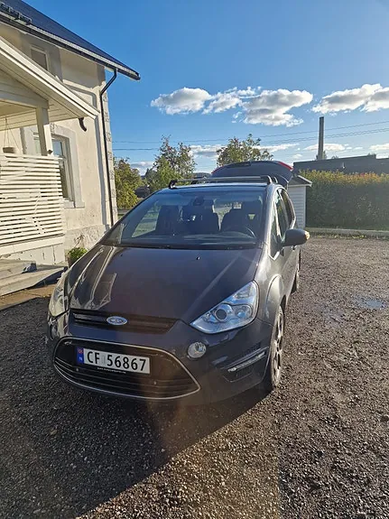 Ford S-Max 2010 photo 2