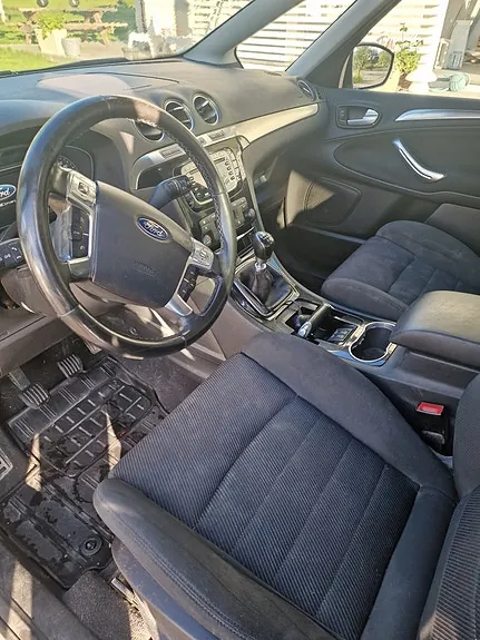 Ford S-Max 2010 photo 4