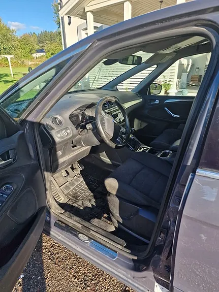 Ford S-Max 2010 photo 3