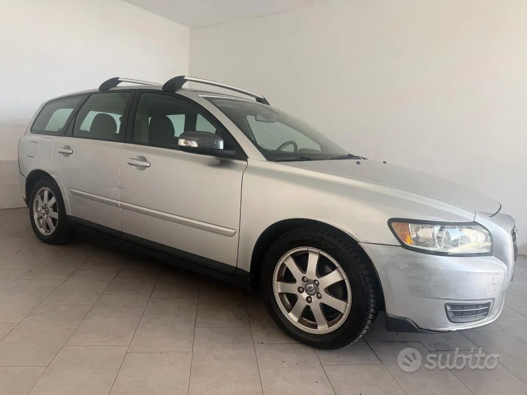 Volvo V50 2009 photo 2