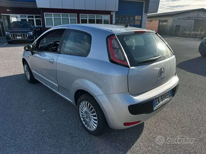 Fiat Punto Evo 2011 photo 3