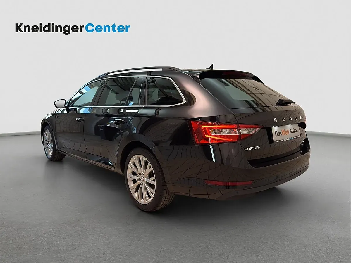 Skoda Superb 2022 photo 3
