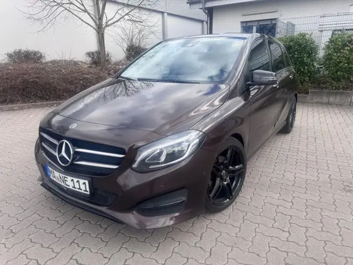 Mercedes-Benz B 220