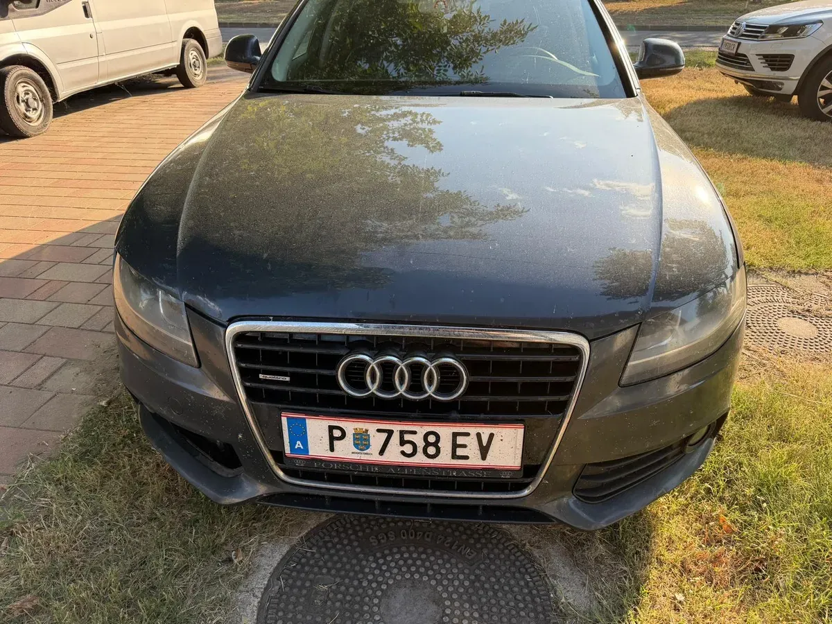 Audi A4 2009 photo 2