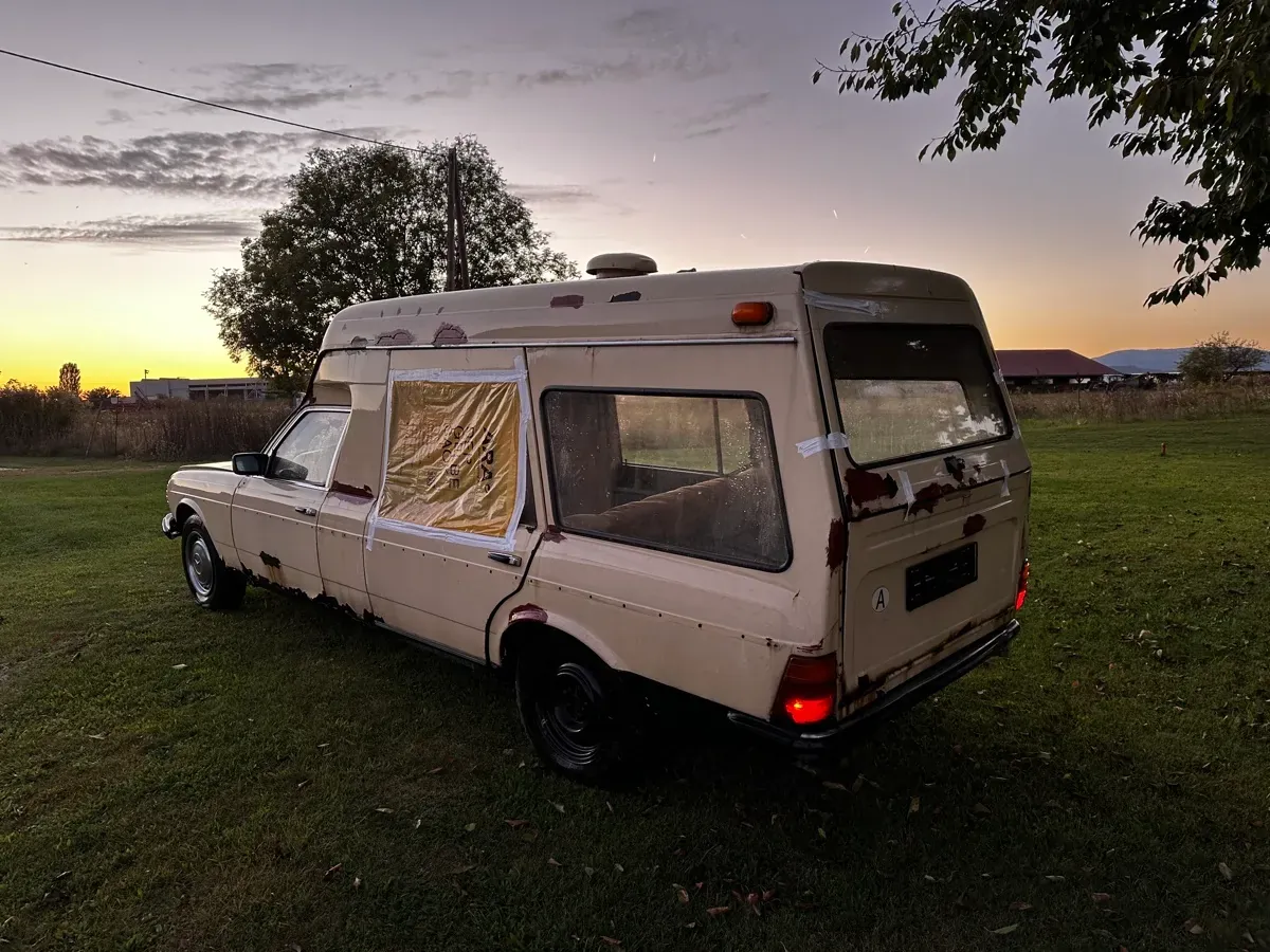 Mercedes-Benz 300D 1985 photo 3