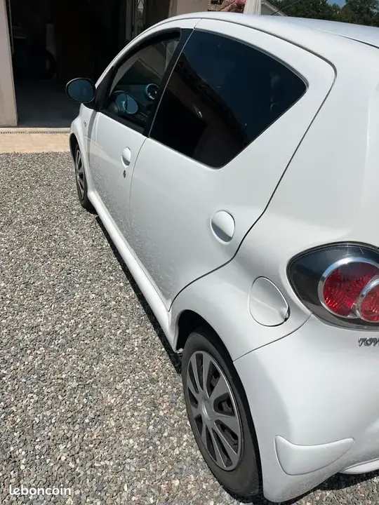 Toyota Aygo 2014 photo 2