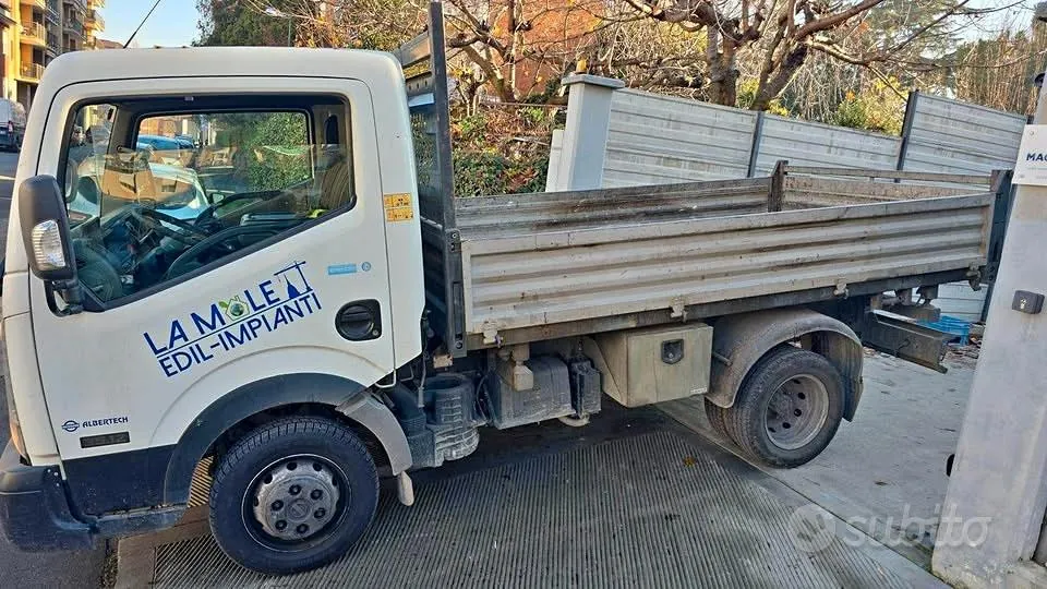 Nissan Cabstar 2015 photo 4