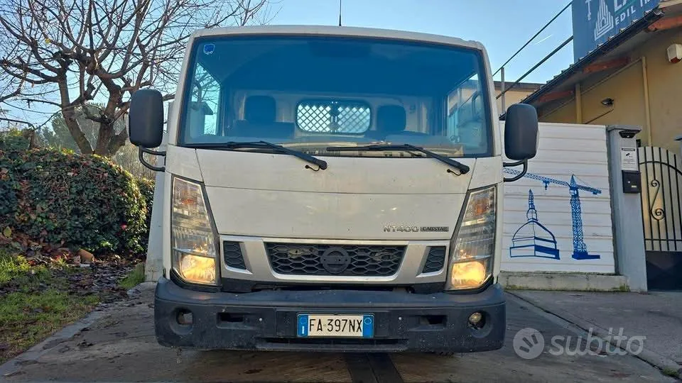 Nissan Cabstar 2015 photo 2