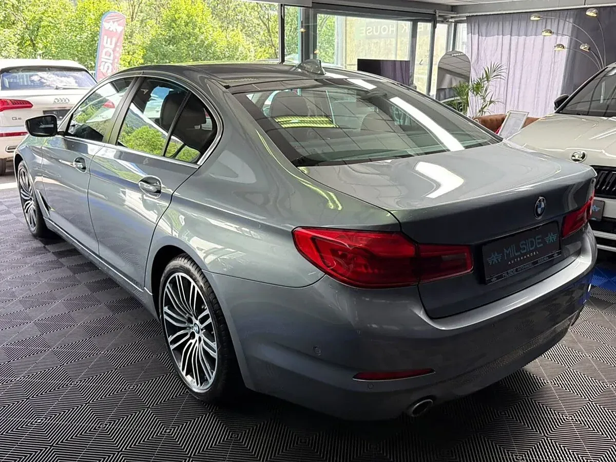 BMW 5 Series 2018 photo 3