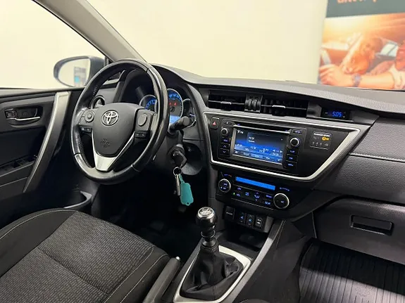 Toyota Auris 2015 photo 2