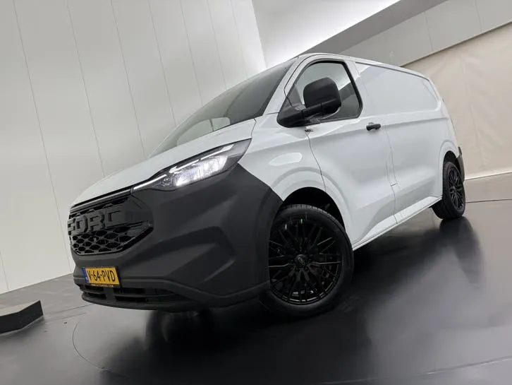 Ford Transit Custom 2024 photo 3
