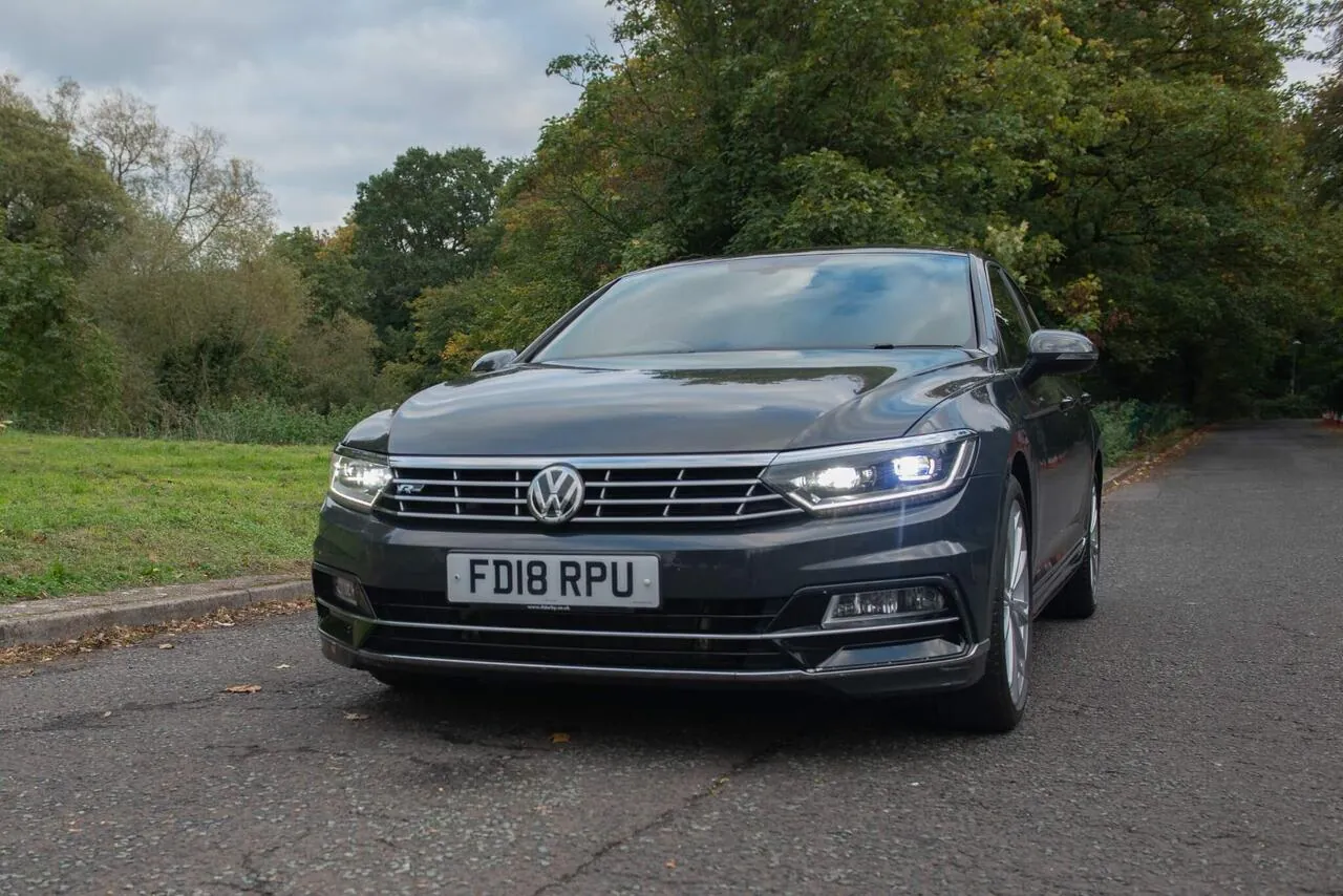 Volkswagen Passat 2018 photo 2