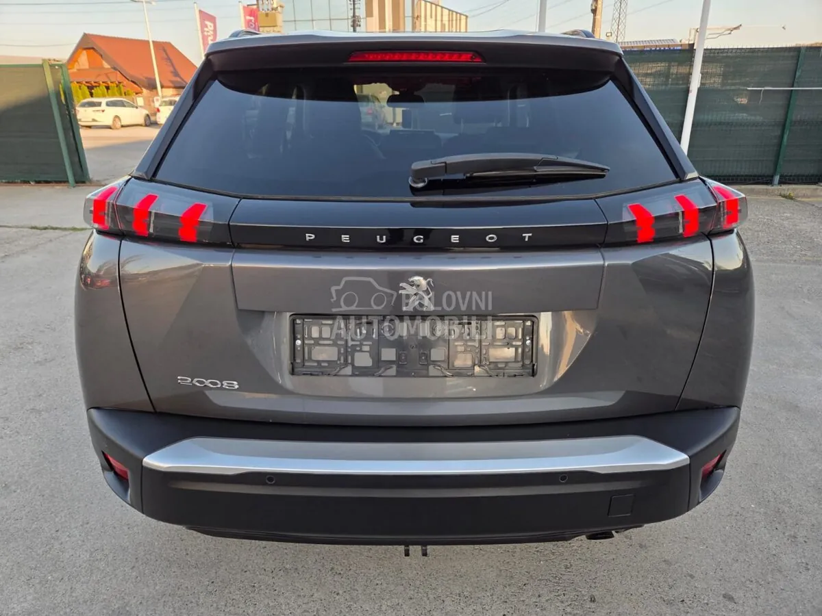 Peugeot 2008 2020 photo 3