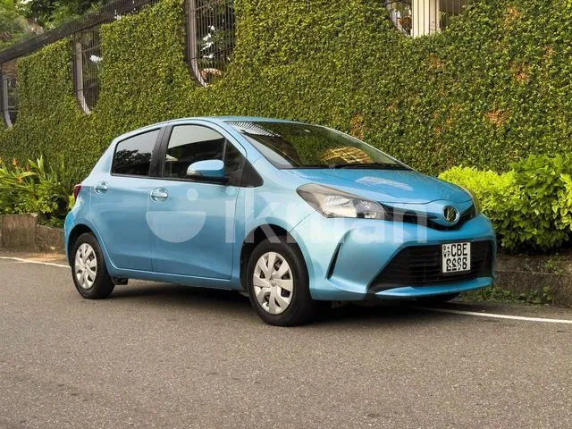 Toyota Vitz 2015 photo 2