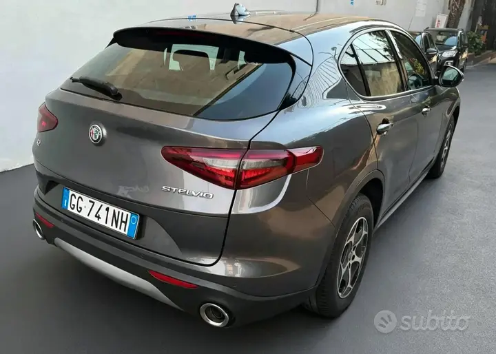 Alfa Romeo Stelvio 2021 photo 4