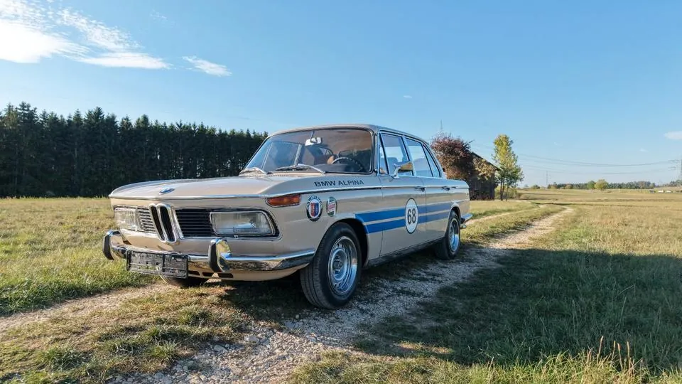 BMW 2000