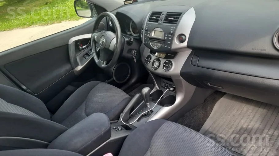 Toyota Rav4 2003 photo 4