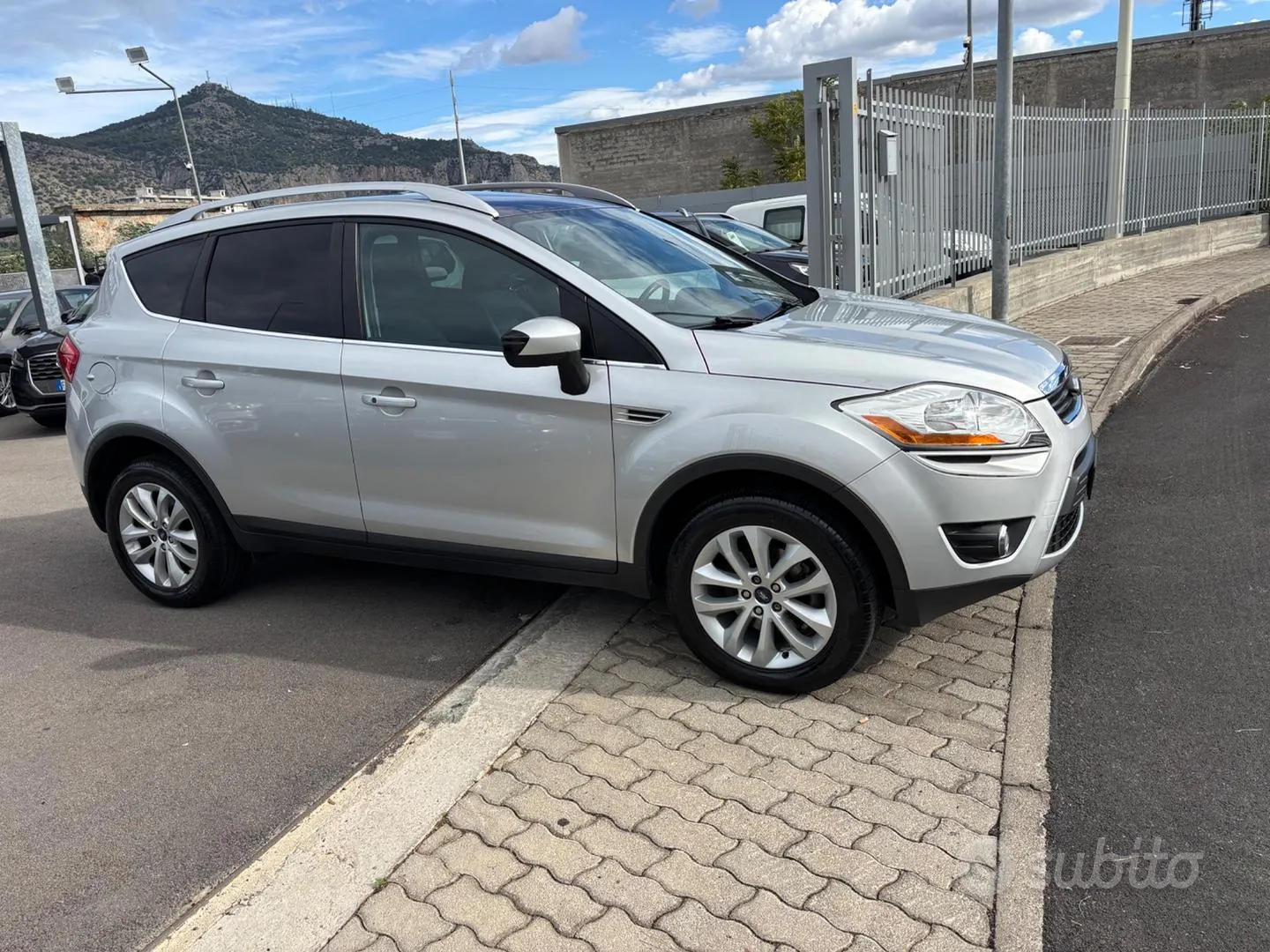 Ford Kuga 2011 photo 5