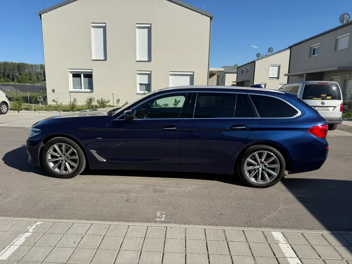 BMW 5 Series 2018 photo 2