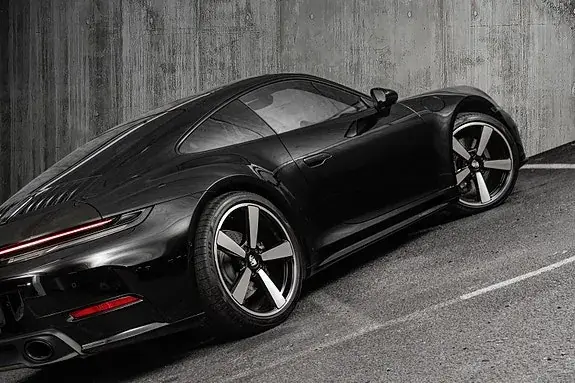 Porsche 911 Carrera 2025 photo 2