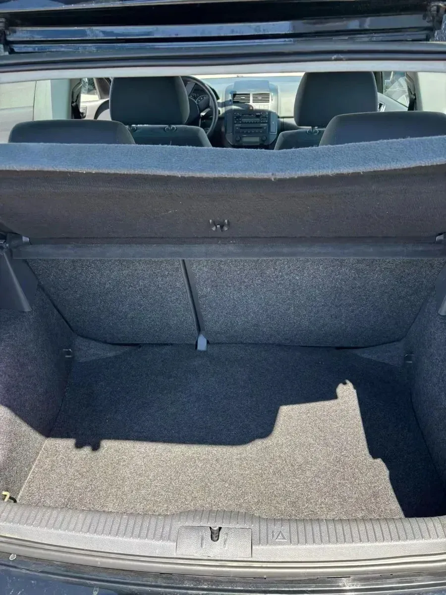 Volkswagen Polo 2003 photo 3