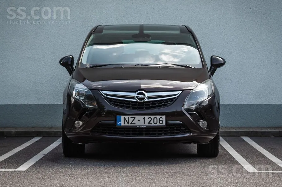 Opel Zafira 2011 photo 2