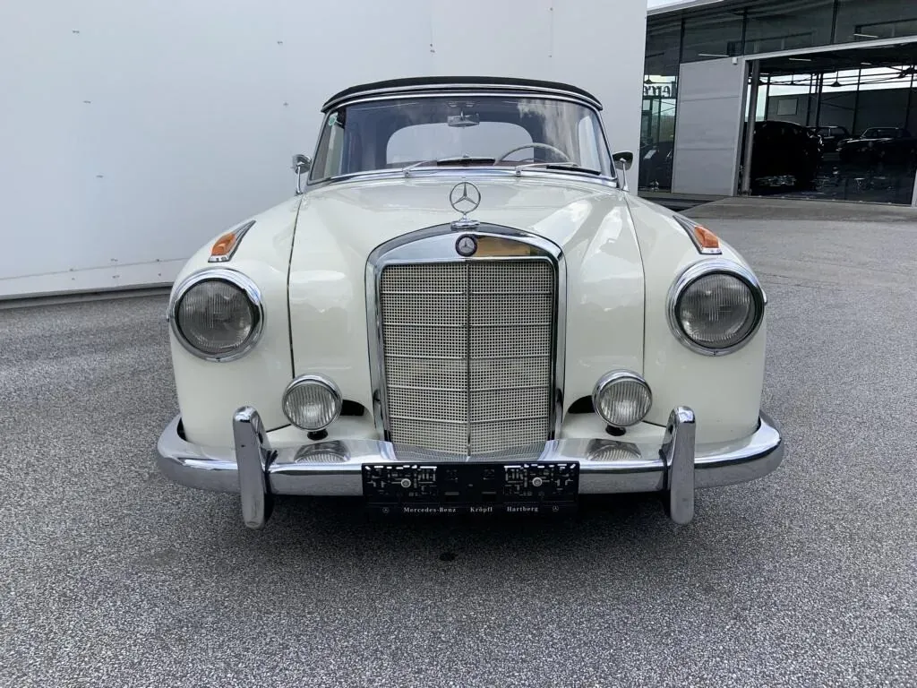 Mercedes-Benz 220 S Ponton Cabrio 1957 photo 3