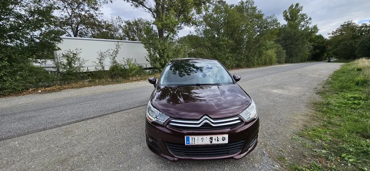 Citroen C4 2011 photo 2