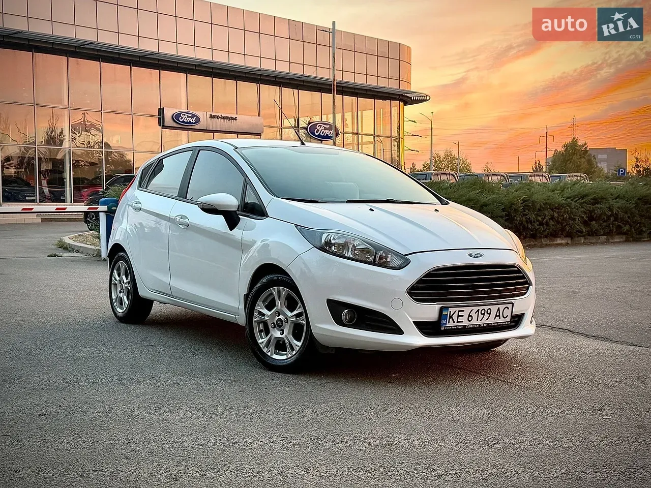 Ford Fiesta 2013 photo 2