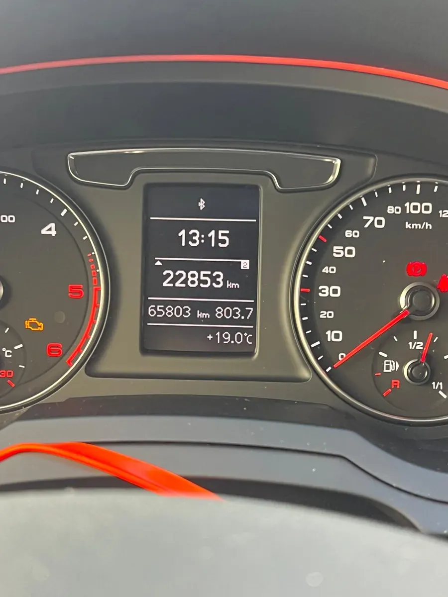 Audi Q3 2016 photo 3