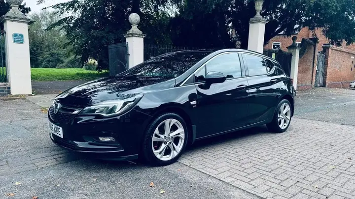Vauxhall Astra 2017 photo 2